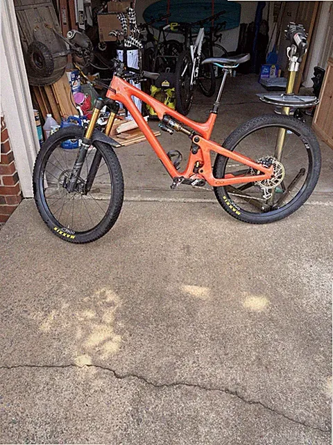 2021 Yeti Sb140. In Amazing Condition! NEED GONE! Medium frame.