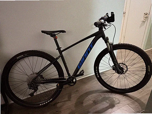 Giant Talon1 Mountain Bike 29-inch Large Excellent Condition Rarely Used! Black