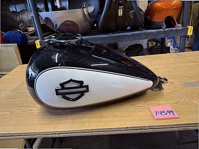 Harley Roadking Gas Fuel Tank 2008-23 Dent Ding Road King OEM Genuine Davidson